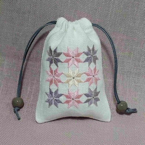 Baby keepsake storage bag (soft pink embroidery, ivory linen) 17702-kaita photo