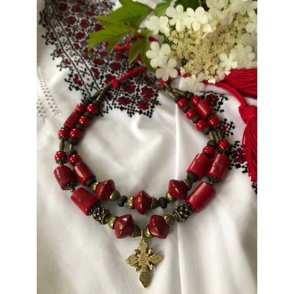 Coral necklace with abundant cross 12698-korali photo