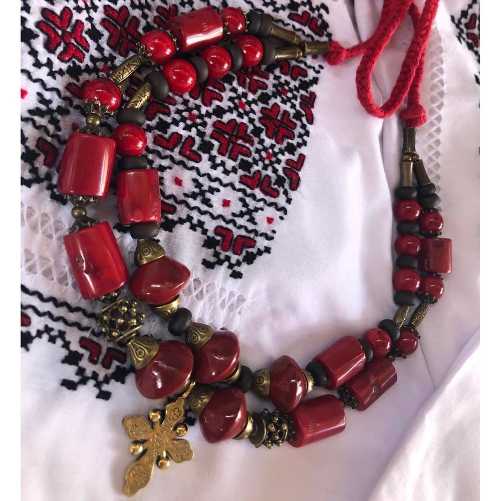 Coral necklace with abundant cross 12698-korali photo