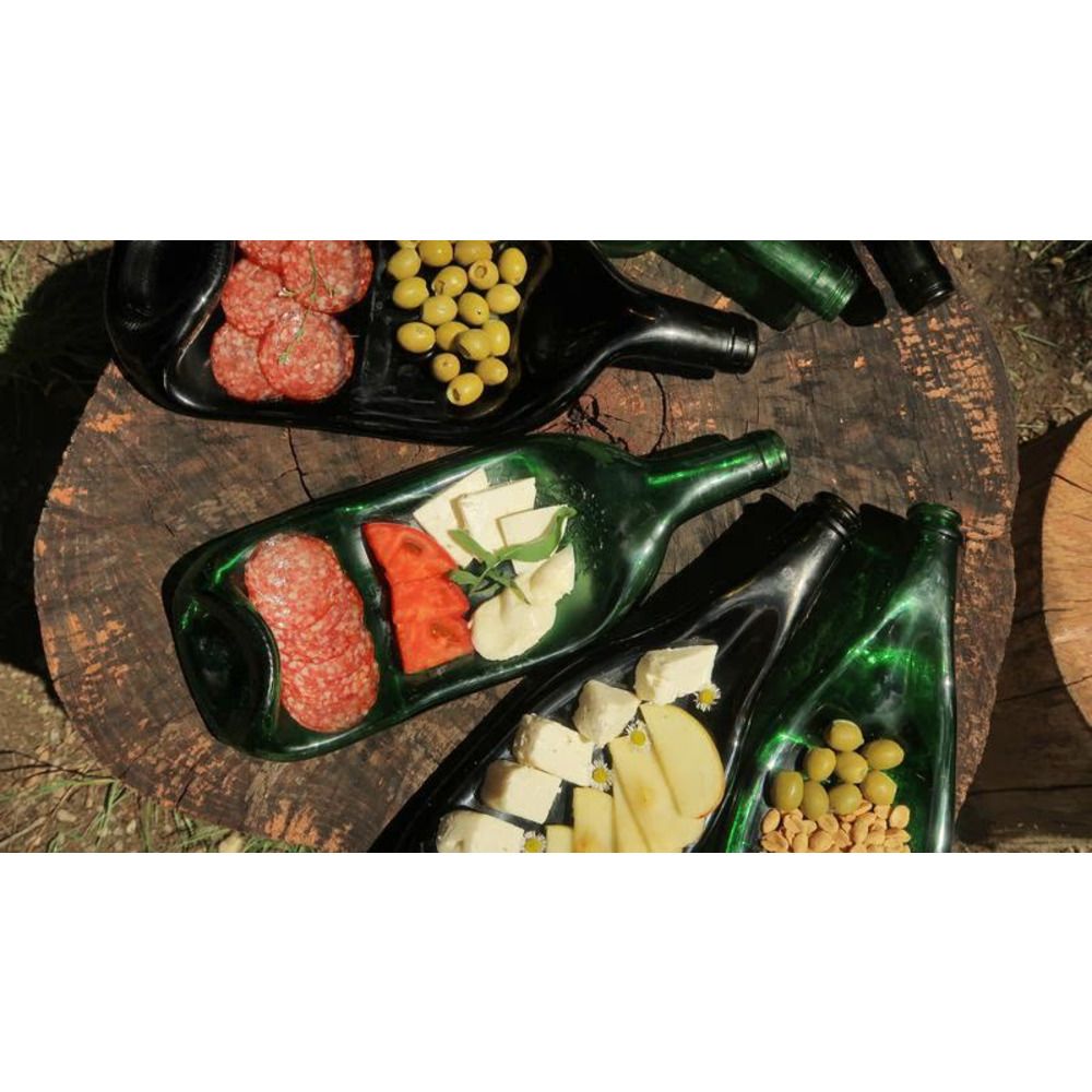 Скляна тарілка з сплюснутої пляшки для подачі сиру, м'яса, закусок Jameson Green зроблено в Україні Lay Bottle 17267-lay-bottle фото