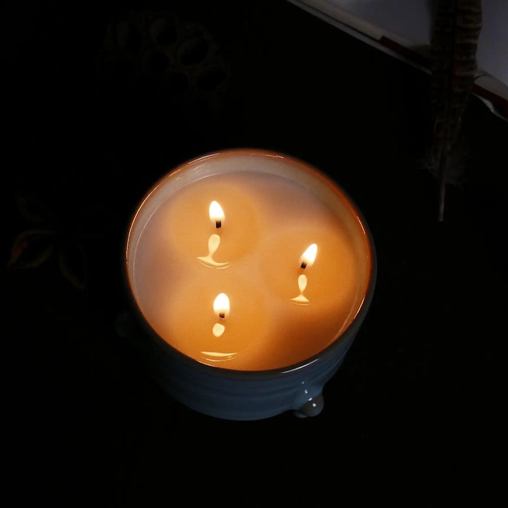 Свічка з трьома гнотами, на 3 ніжках (без аромату) Herbalcraft 14285-herbalcraft фото
