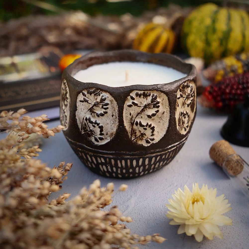 Scented candle "Amber Light" in a ceramic cup by Herbalcraft Herbalcraft 14287-herbalcraft photo