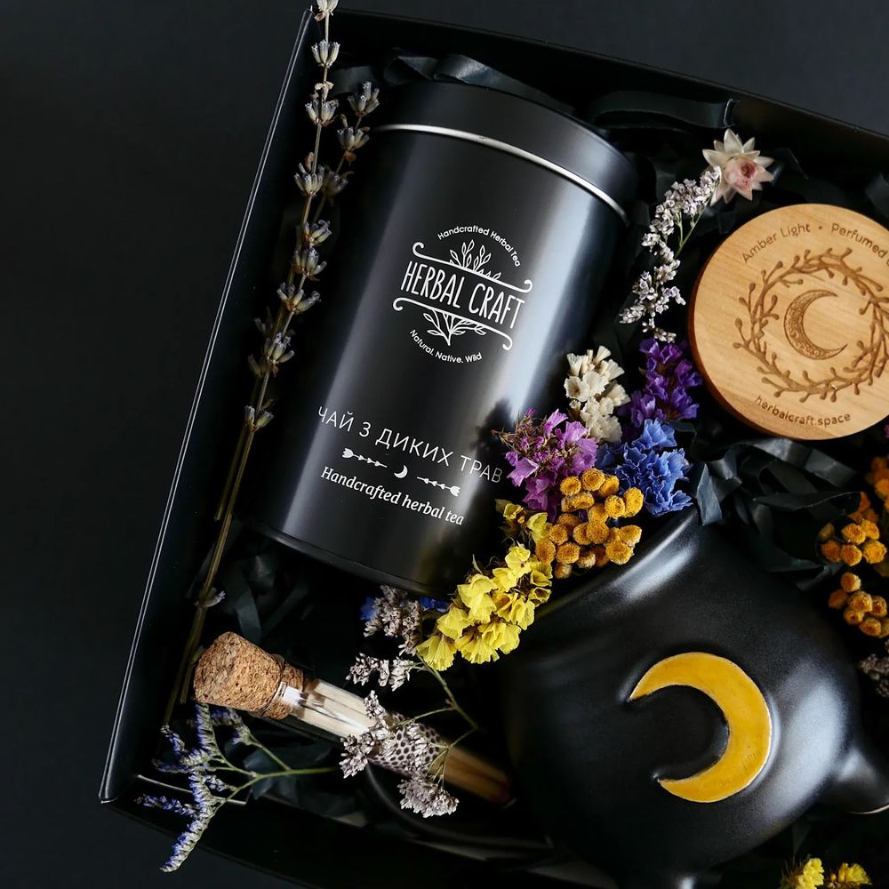 Набір "Вечорниці" (чай, керамічне горнятко, парфумована свічка "Amber Light", листівка) Herbalcraft 14271-herbalcraft фото