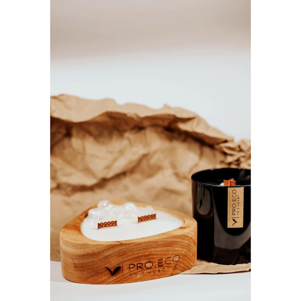 Soy aroma candle in a wooden pot in the shape of a triangle with rounded corners with natural stones PRO.ECO 17451-proeco photo