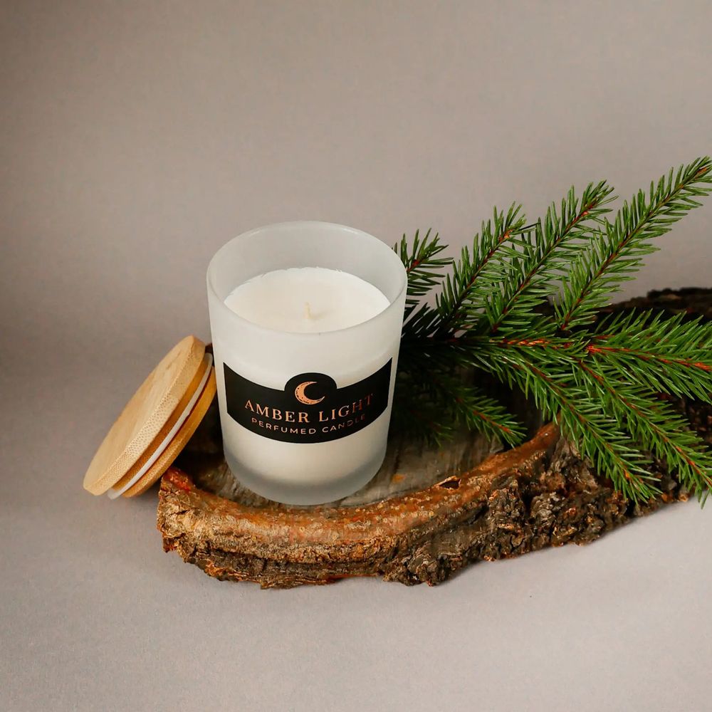 Парфумована свічка "Amber Light" у білій матовій склянці з дерев'яною кришкою Herbalcraft 14293-herbalcraft фото