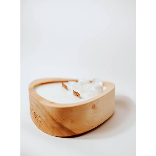 Soy aroma candle in a wooden pot in the shape of a triangle with rounded corners with natural stones PRO.ECO 17451-proeco photo