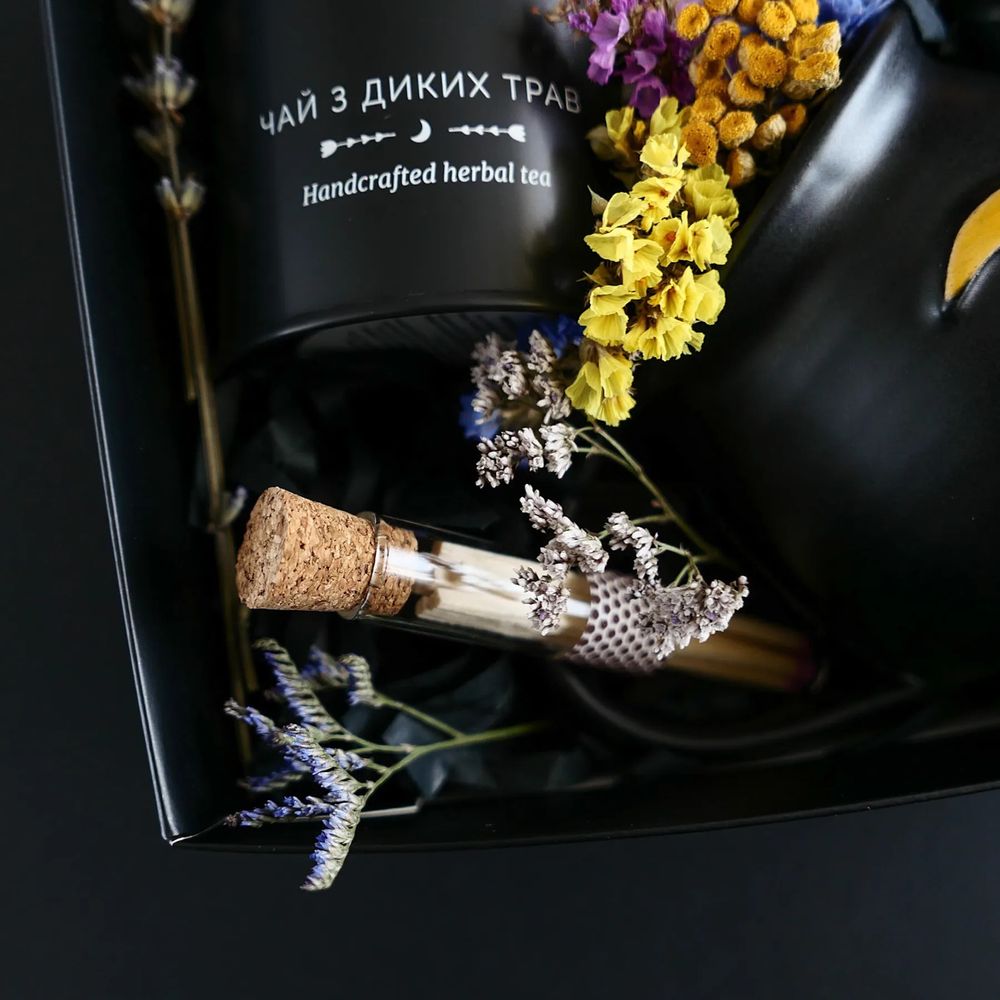 Набір "Вечорниці" (чай, керамічне горнятко, парфумована свічка "Wild Green", листівка) Herbalcraft 14272-herbalcraft фото