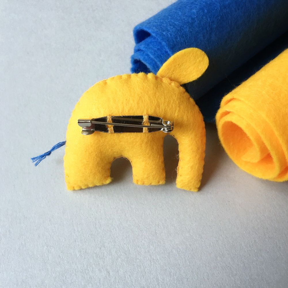 Brooch "Patriotic Elephant", color Yellow-blue 11335-yellowblue-mimiami photo