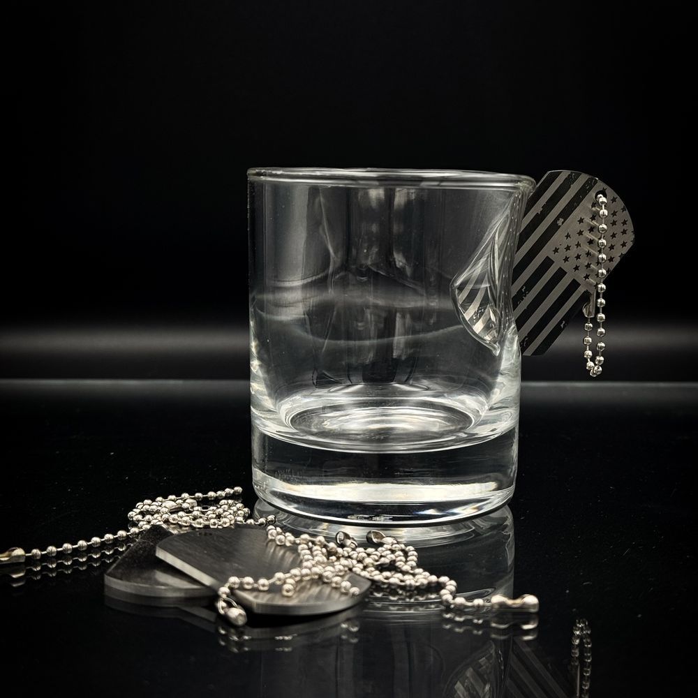 Whiskey glass with a badge with individual engraving 21047-225ml-batart-ua photo