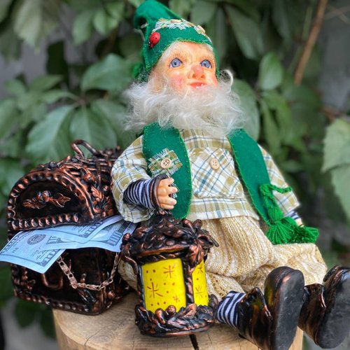 Handmade doll "Leprechaun Patrick with a chest and a lantern" 20328-bila-raisa photo