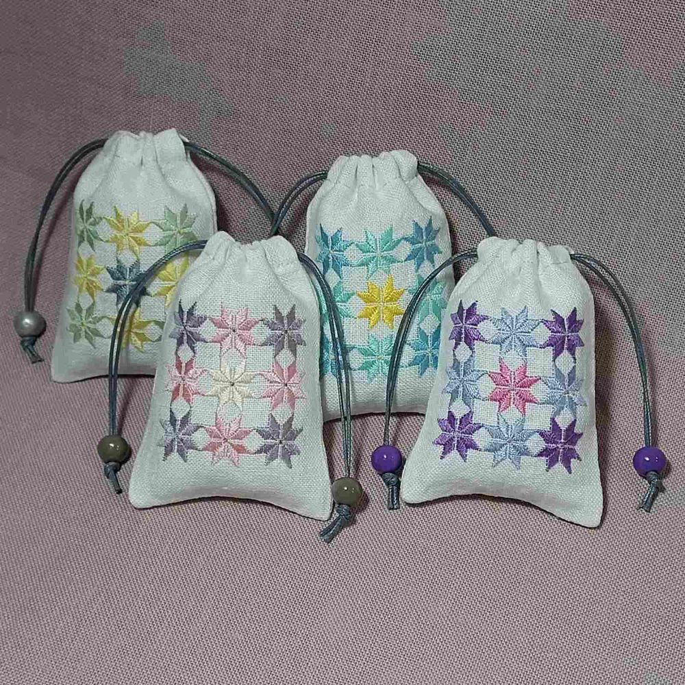 Baby keepsake storage bag (embroidery of pink and purple gamut, ivory linen) 17703-kaita photo