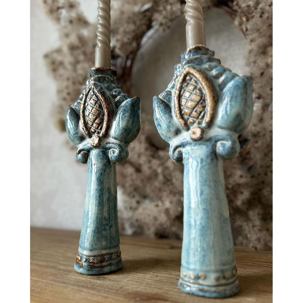 A pair of ceramic candlesticks with authentic flowers, 20 cm high, in gray-blue color 19101-yekeramika photo