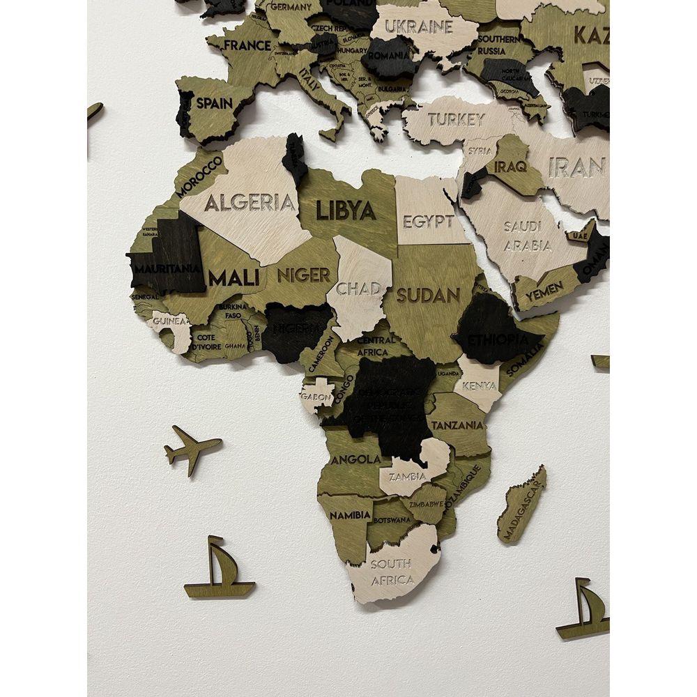 Wooden map of the world on the wall 10072-verde-100x60-factura photo