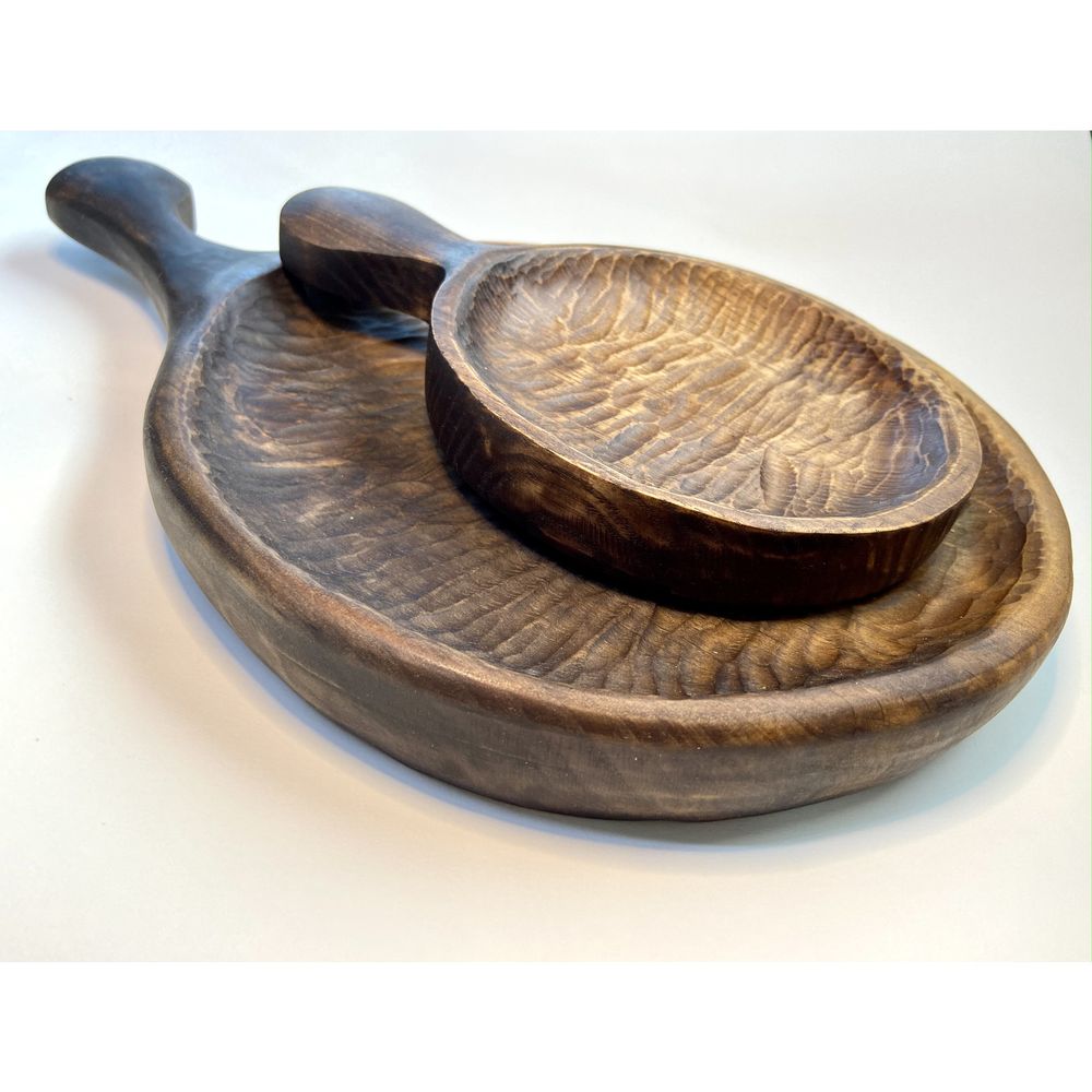 A small round plate wooden with a handle, oak, handmade 12483-yaroslav-duben photo
