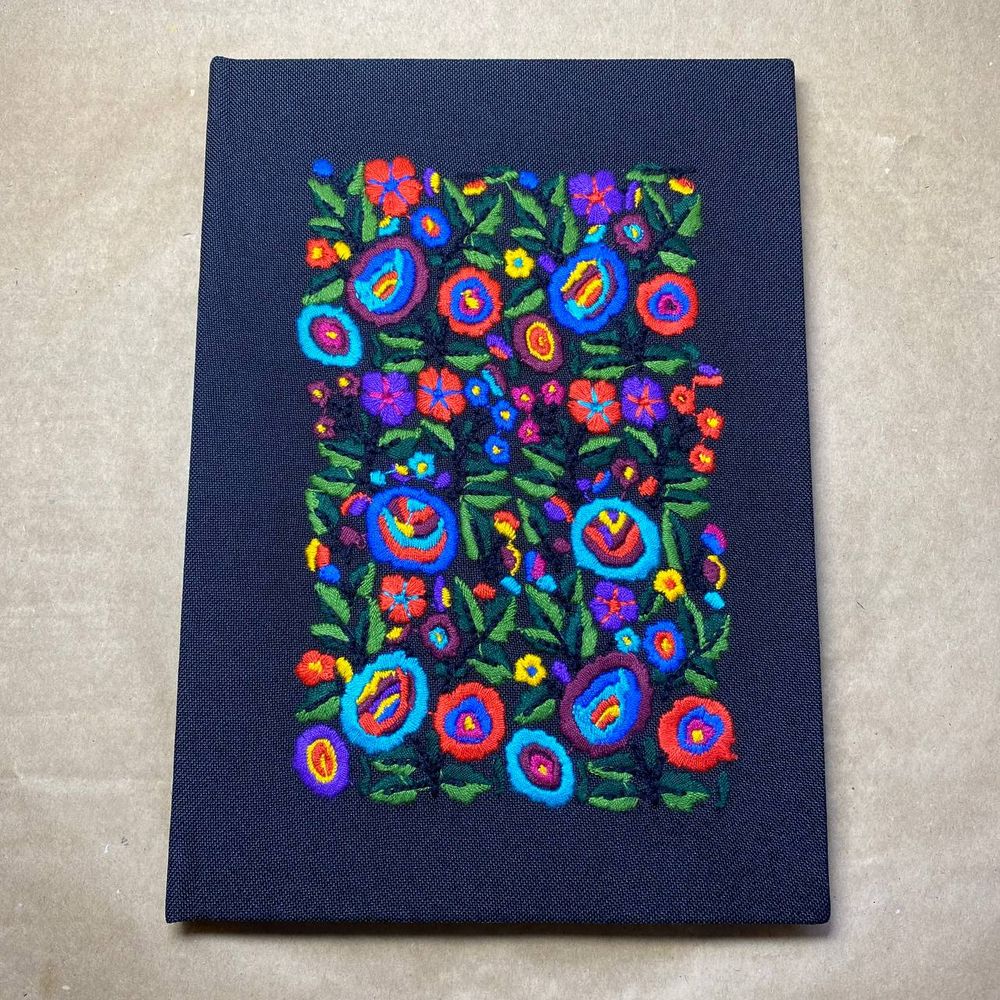 Notebook with embroidery black "Multicolored flowers", sheets without marking, 30x21.5 cm, 80 sheets 20300-yach photo