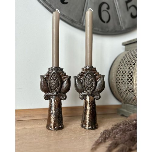 A pair of ceramic candle holders with authentic flowers, 20 cm tall, in dark brown color 19106-yekeramika photo