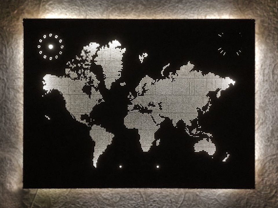 Мапа світу з підсвіткою WoodLike