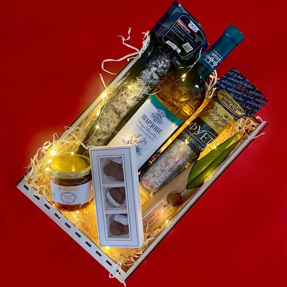 New Year's set of products for the festive table with wine Corporate gift 16122-vyno-itskraft photo New Year's set of products for the festive table with wine Corporate gift 16122-vyno-itskraft photo