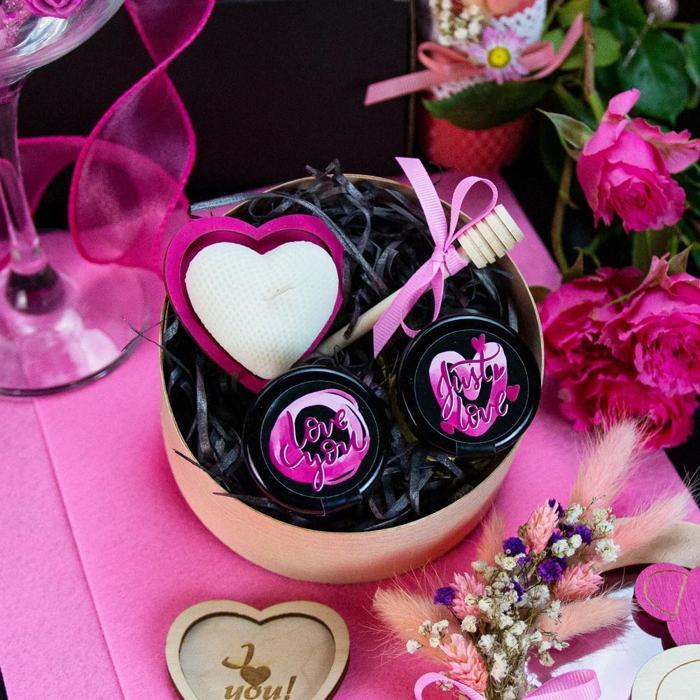 Gift for your beloved girl Romantic compliment FrontMed 12348-frontmed photo
