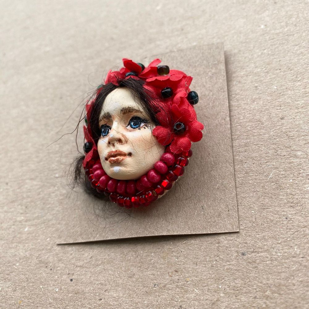 Patriotic brooch ′Ukrainka′, size 5 cm 12772-zoiashyshkovska photo