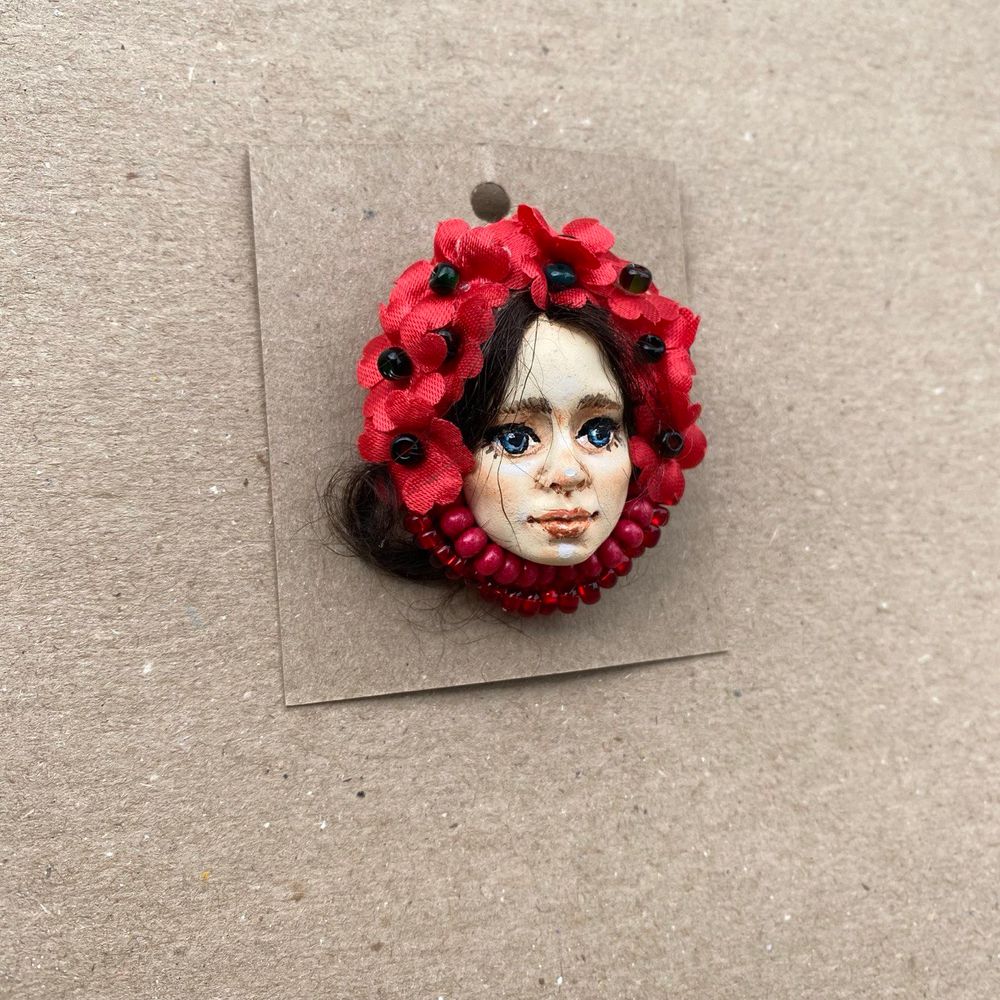 Patriotic brooch ′Ukrainka′, size 5 cm 12772-zoiashyshkovska photo