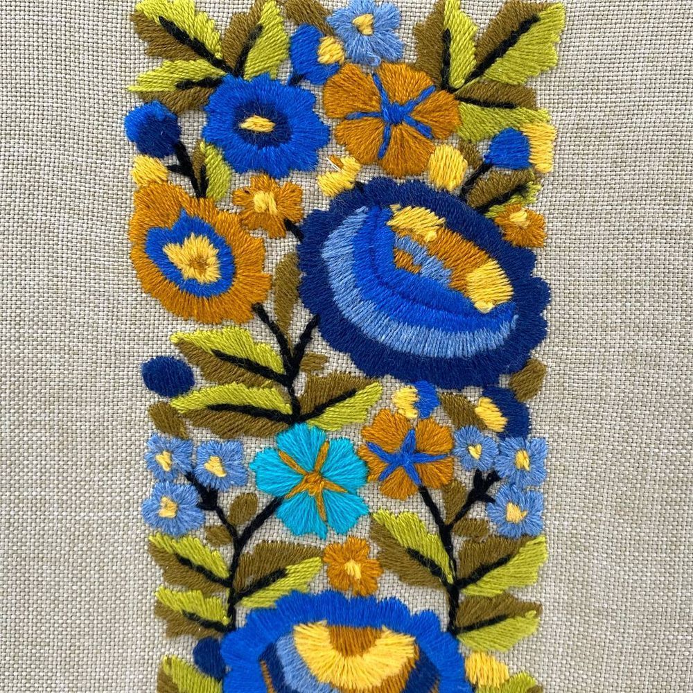 Notebook with embroidery light Yellow-blue flowers in a checkered pattern 22x15 cm 80 sheets Yaryna Chorna 20315-yach-klitynka photo