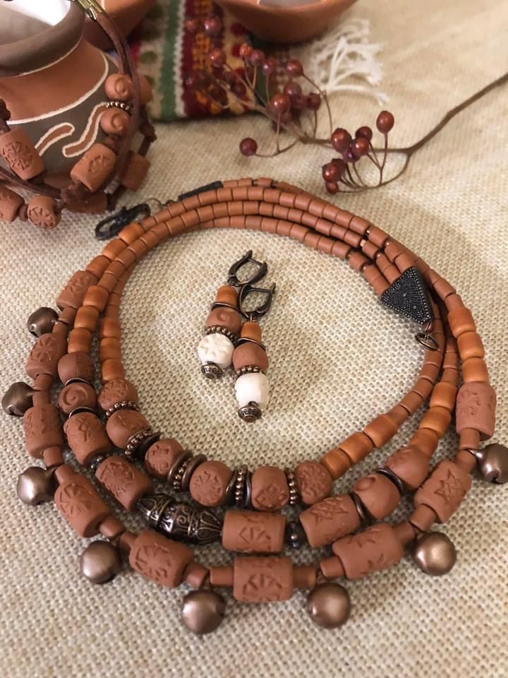 Set "Ceramics with rustles" (necklace, bracelet and earrings) 12691-korali photo
