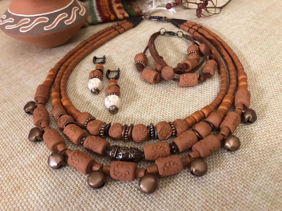 Set "Ceramics with rustles" (necklace, bracelet and earrings) 12691-korali photo