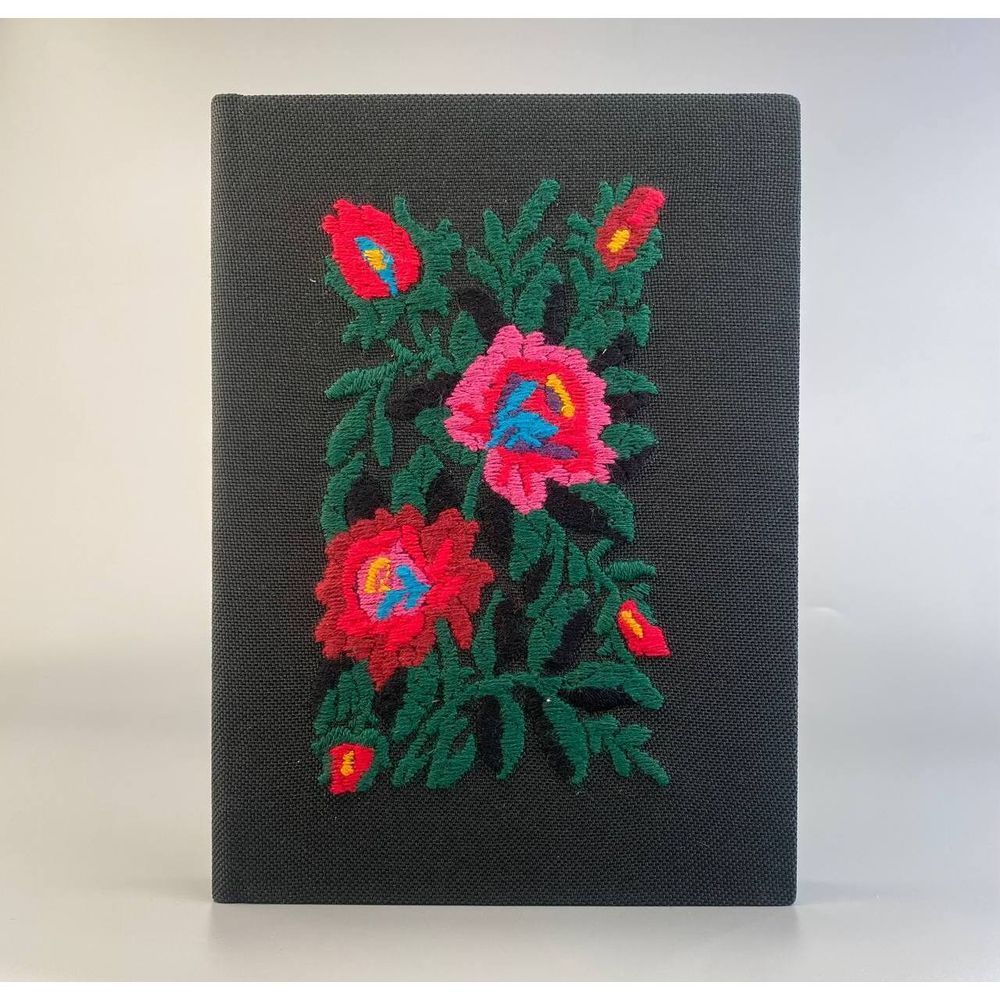 Notebook with embroidery black Rozmai sheets without markings 20.5x14.5 cm 108 sheets 20303-yach photo Notebook with embroidery black Rozmai sheets without markings 20.5x14.5 cm 108 sheets 20303-yach photo